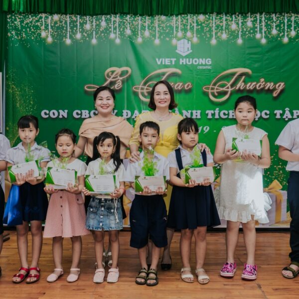 Lễ trao thưởng con CBCNV năm học 2019 – 2020